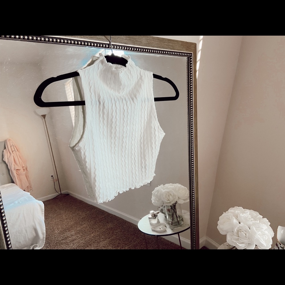 NWT F21 Knit Turtleneck Crop Top size M ✨